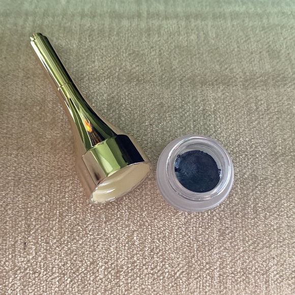 Jane Iredale Mystikol® Powdered Eyeliner • Color “Smoky Quartz” - Picture 3 of 5